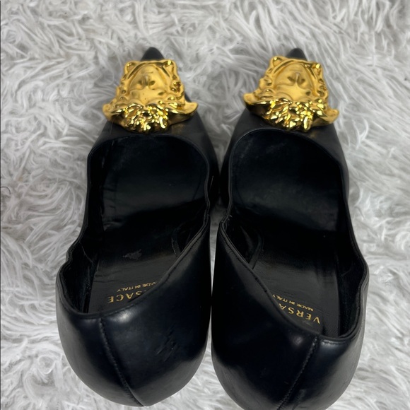🌹VERSACE MEDUSA HEELS - Picture 8 of 13